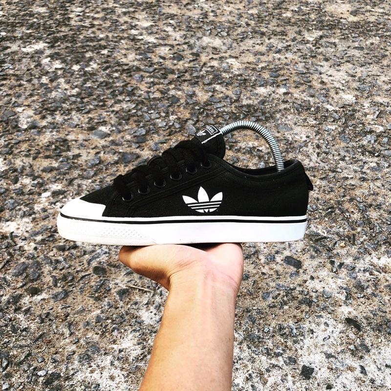 adidas nizza trefoil black white