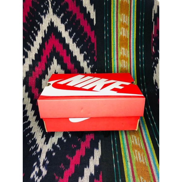 Dus sepatu Nike Junior murah