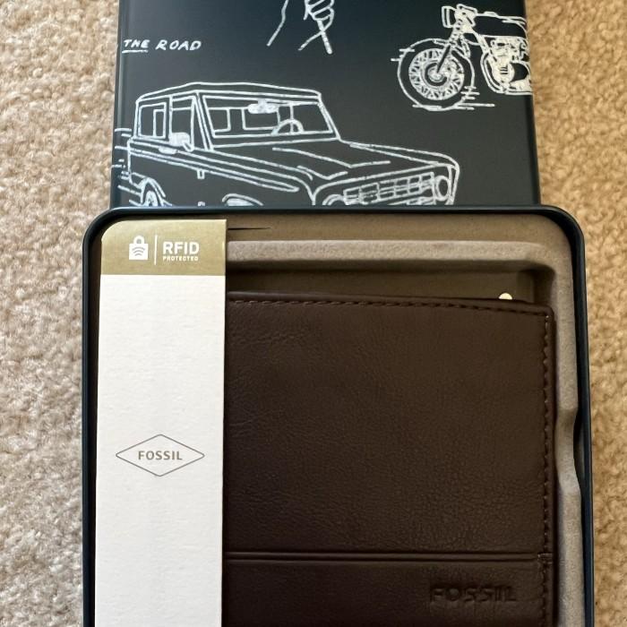 NWT Dompet Pria Fossil Brooks RFID Dark Brown with Tin Box