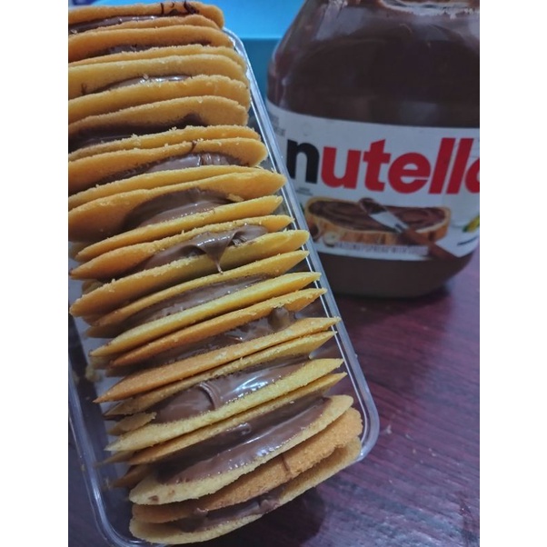 

Lidah kucing Nutella