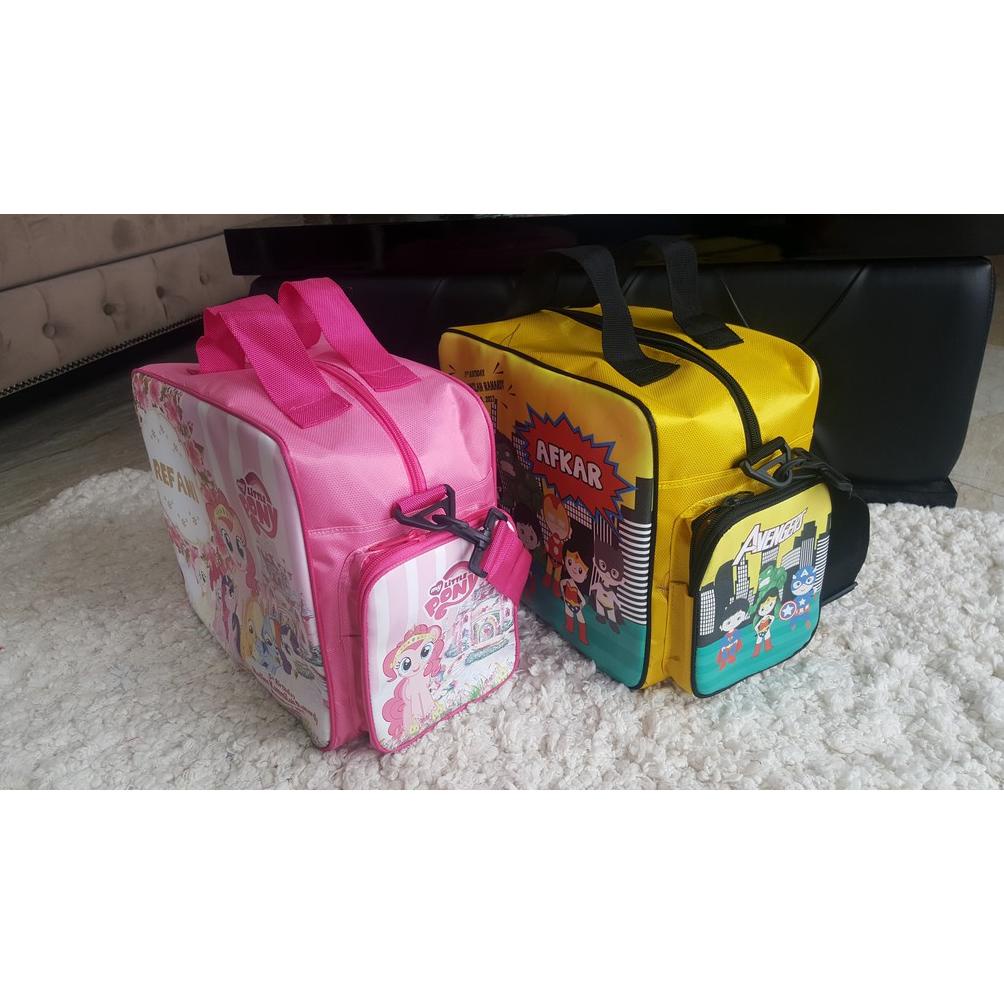

Souvenir Ultah Anak Unik Mini Travel Bag Custom Souvenir Ulang Tahun Anak Goodie Bag Custom Promo Best Seller!