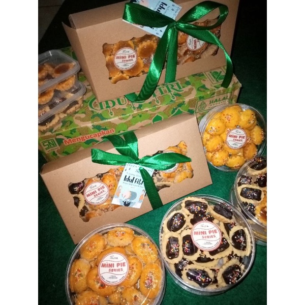 

PAKET HAMPERS (1 BOX ISI 2 TOPLES) MINIPIE SERIES