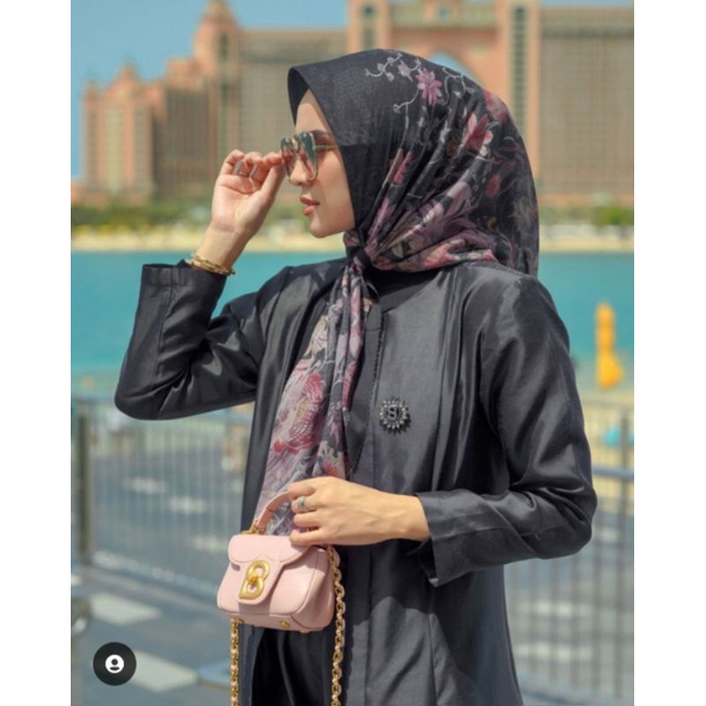 Buttonscarves Dubai Series - Black