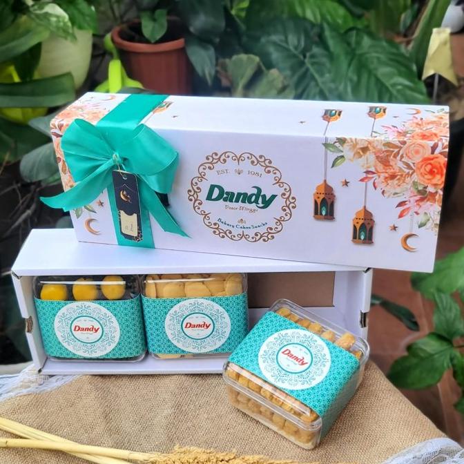 

Parcel Lebaran Enak Kue Kering Hampers