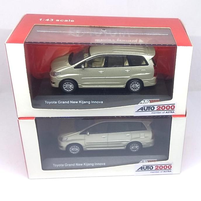 Diecast Mobil Toyota Innova Auto2000 1:43