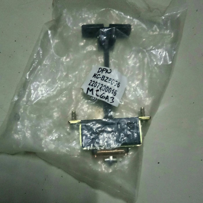 MCDY Door Chek Depan W220