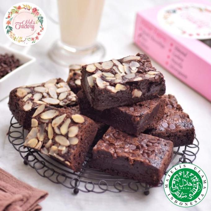 

Promo Fudgy Brownies Meleleh mix 2 topping