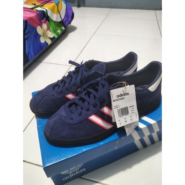 Adidas Munchen edge