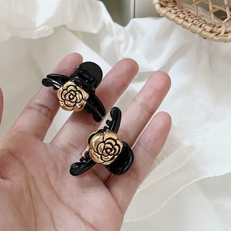 【Bayar di tempat】1PC Retro Hitam Mini Gold Camellia Hair Claw Clips Untuk Wanita Perempuan Elegan Rambut Mengepang Klem Anak Jepit Rambut