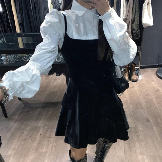 Red Setelan dua potong wanita gaya gelap desain kecil kemeja putih lengan engah + suspender beludru emas rok hitam kecil