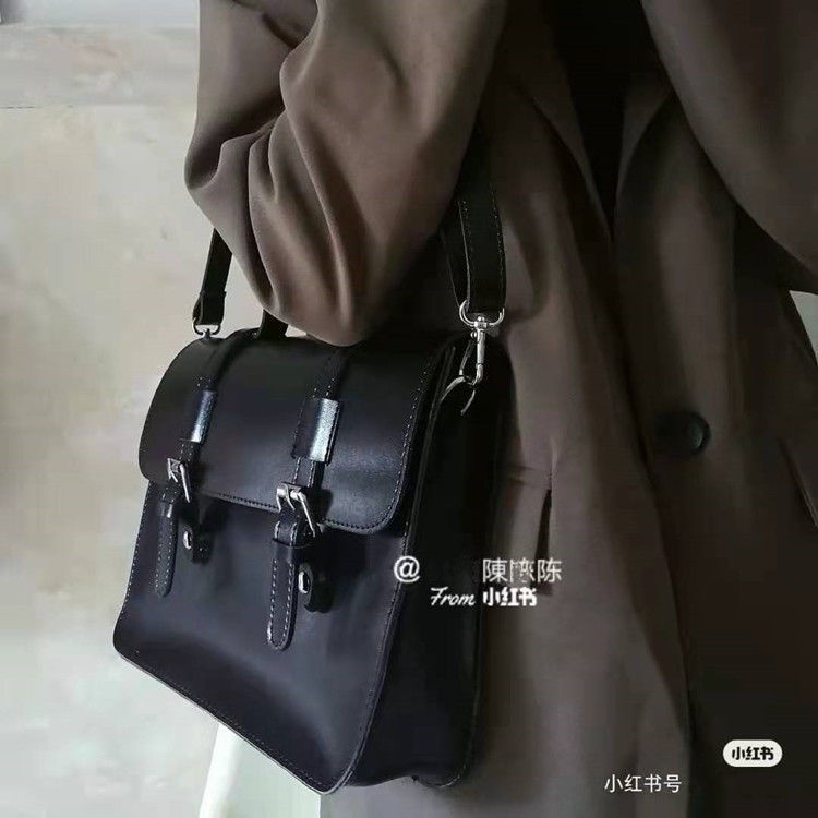 ♧Sera  Toko Harian Lain-Lain Perasaan Terbatas ~ Sekolah Tinggi Postman Messenger Tas 2021 Korea Retro College Double Gesper Inggris Tas Bahu