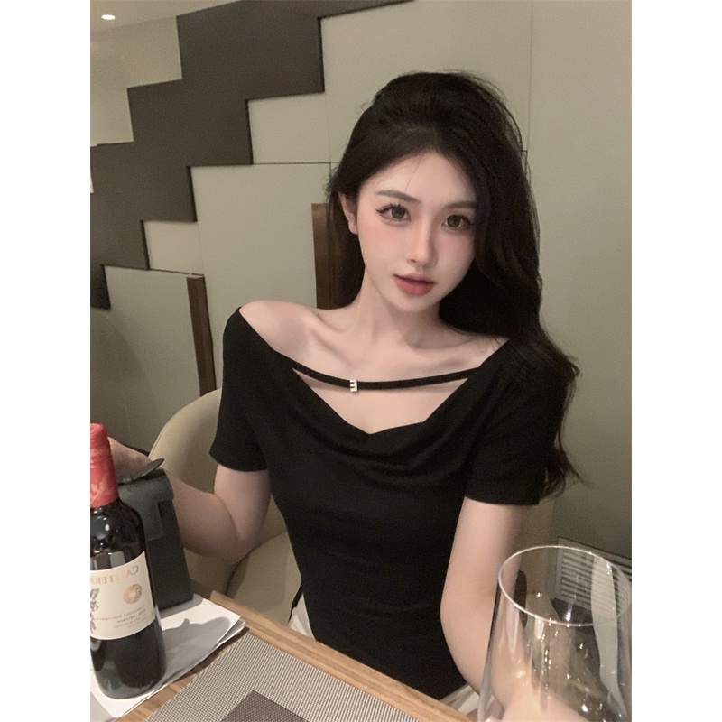 ♧#COD Suhao Pure Desired Wind One-Shoulder Lengan Pendek T-shirt Wanita Musim Panas Hot Gadis Off-Shoulder Belahan Tidak Teratur Pinggang Ketat Tipis Top