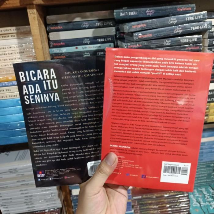 

Paket 2 Buku SEBUAH SENI UNTUK BERSIKAP BODO AMAT/BICARA ITU ADA SENIN Best Seller