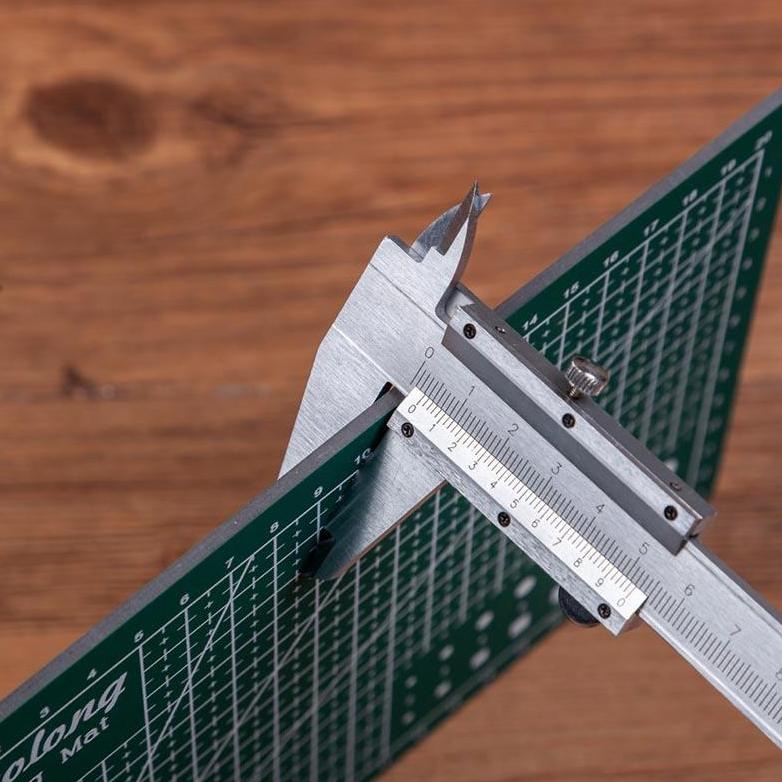 

Berkualitas Alas Potong Kertas ( Cutting Mat ) Uk. A3, A4, A5 Bahan PVC, Double-Side, Self Healing untuk potong kertas HVS, Foto, Art Paper, Silky, Doff, Kartu Nama