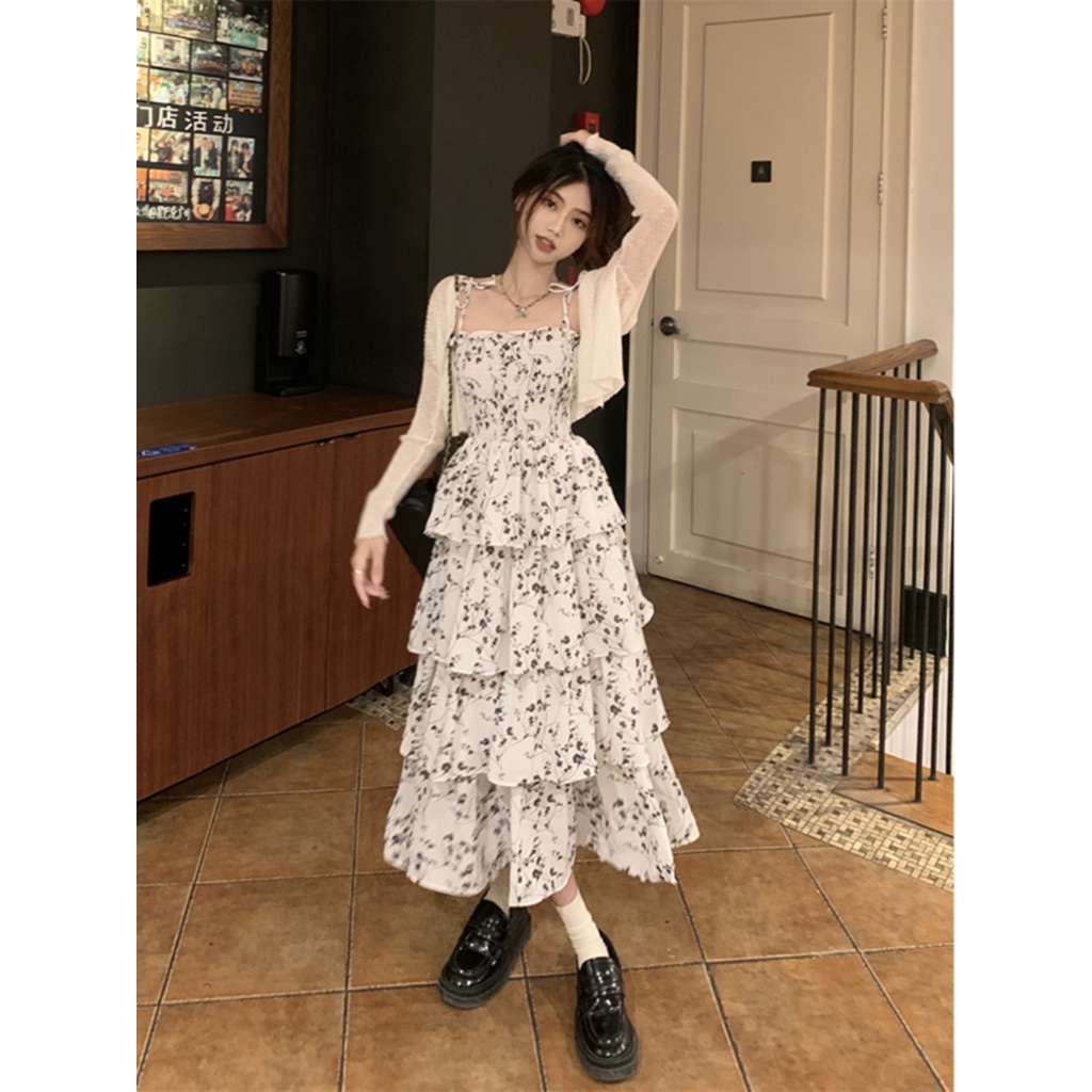 Red French floral cake dress women s summer 2023 new Hepburn style waist slimming mid-length suspender skirt