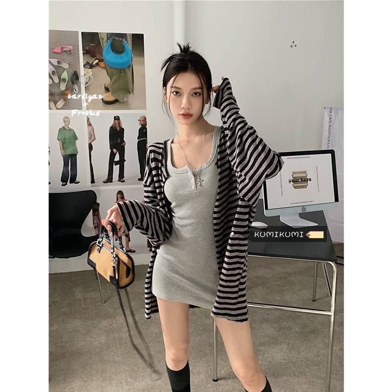 ☌▥Gaun Musim Panas Pantai Manis dan Keren Cocok Bergaris Cardigan Jaket Wanita Musim Semi Abu-abu Rompi Tas Pinggang Hip Rok Pendek two-Piece Set