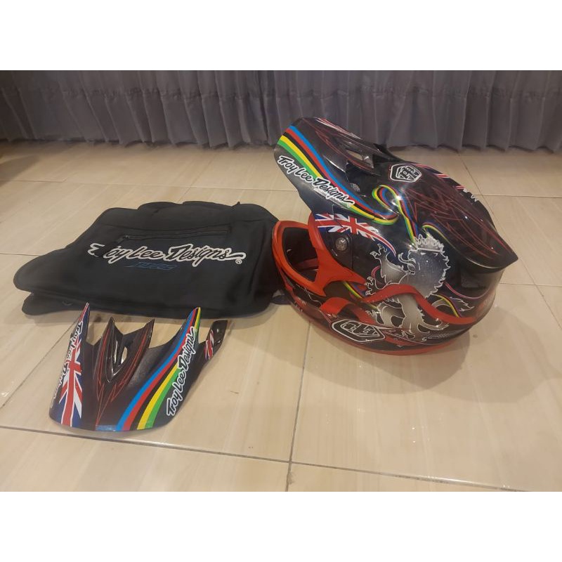 HELM TLD D3 CARBON