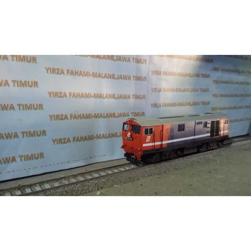 Miniatur Lokomotif BB 301 livery Perumka (dummy) tanpa mesin