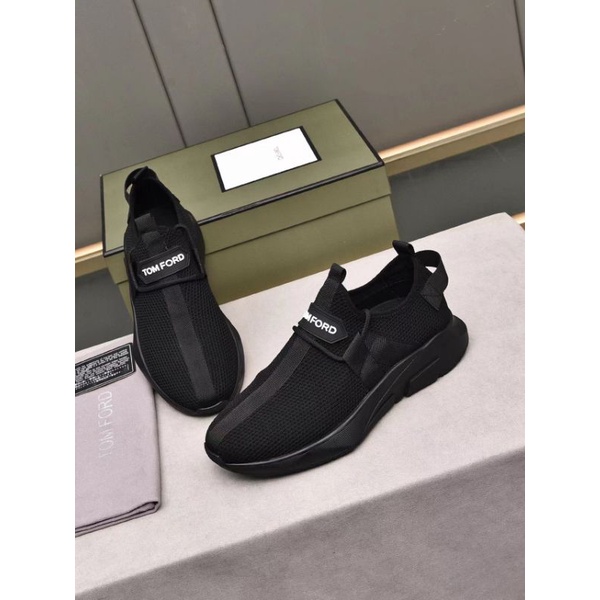 sepatu pria sneaker cowok slip on Tom Ford terbaru men shoes run away hitam p1shoes mewah