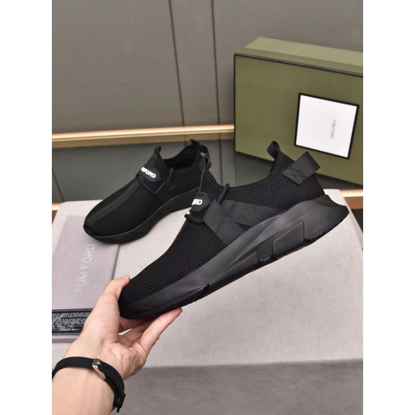 sepatu pria sneaker cowok slip on Tom Ford terbaru men shoes run away hitam p1shoes mewah