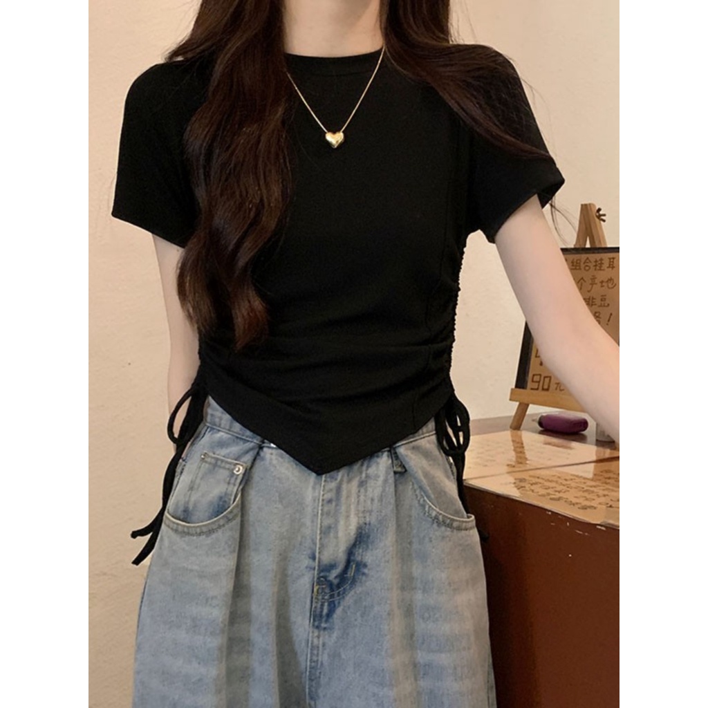 Suhao tidak beraturan gaya Amerika bahu depan t-shirt lengan pendek wanita musim panas gaya manis dan pedas pinggang serut ketat tulang ikan atasan pendek in kaos impor wanita kaos wanita gaya korea lengan pendek kaos pendek perempuan
