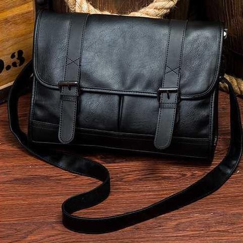 Tas Selempang Pria Kantor Bahan Kulit Hitam Polos