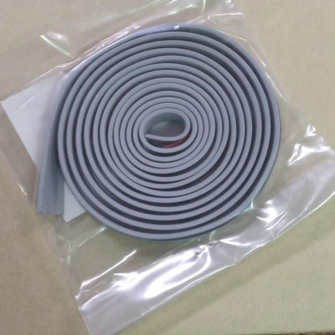 Karet List Over Fender Spakbor Strada Triton Pajero Sport