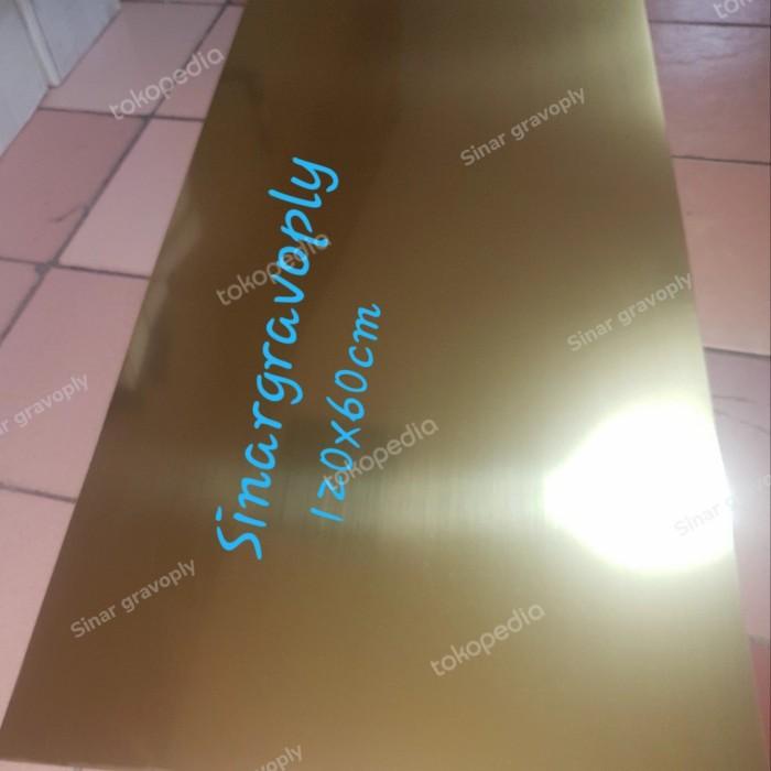 

Gravoply Gold /Silver Teks Hitam 120X60Cm Tebal 1.5Ml
