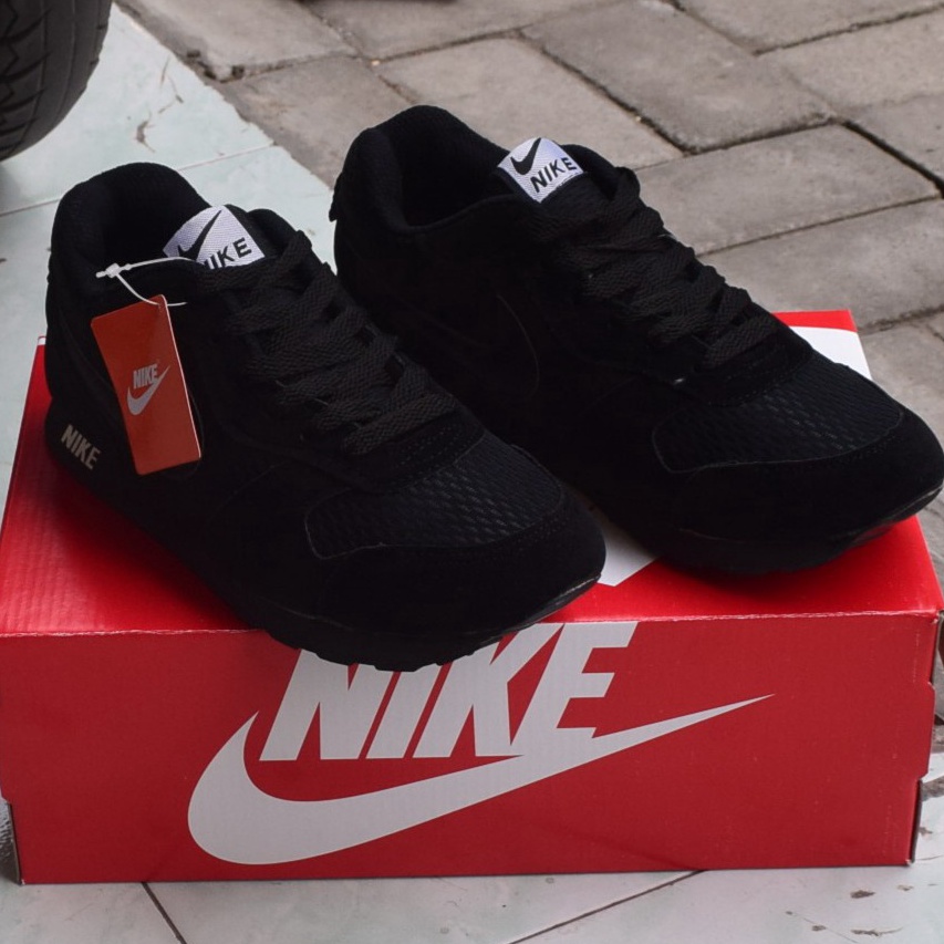 CHEKOUT Sepatu Sekolah Sneakers Nike Anak Perempuan Laki SD SMA Warna Hitam Polos Wanita