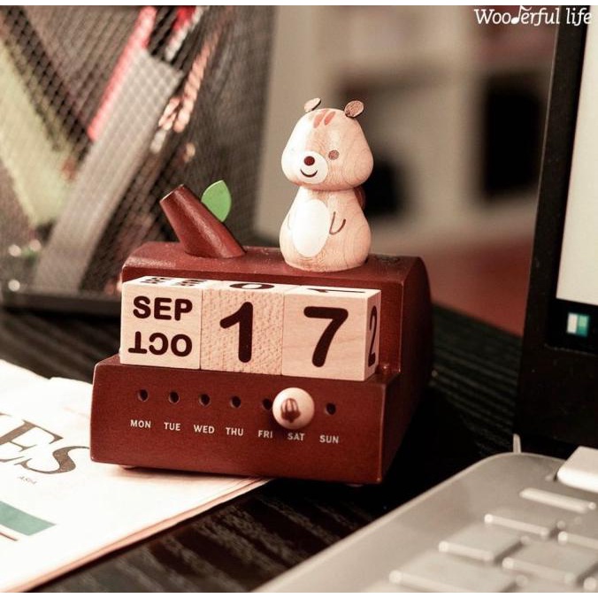 

PERPETUAL CALENDAR SQUIRREL ON BRANCH ---NEW READY---