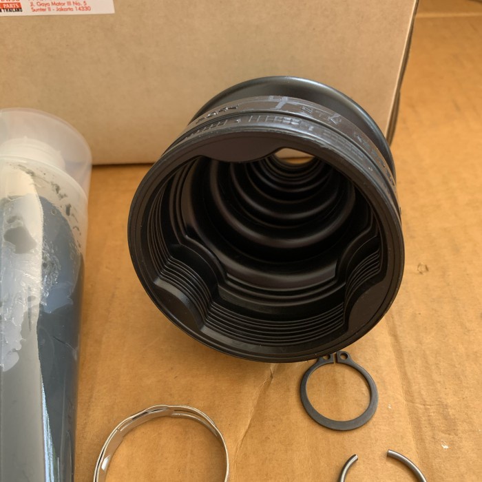 Boot As Roda Cv Joint Bagian Dalam Ayla Agya Calya Sigra Original
