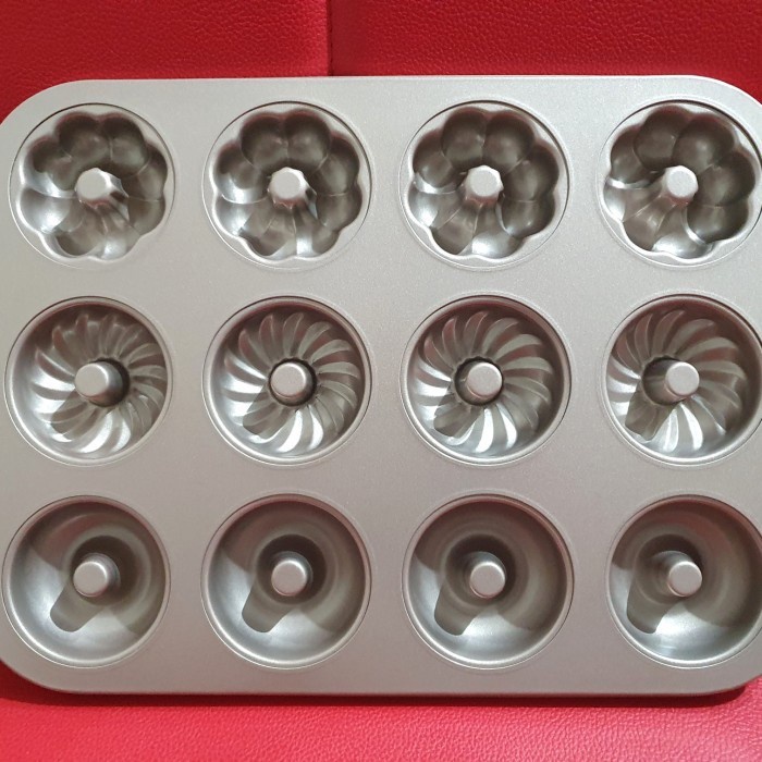 

Loyang Donat 3 motif 12 cups / Doughnut Pan 12cups