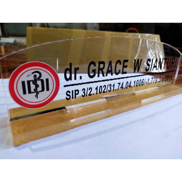 

PAPAN NAMA MEJA CUSTOME EKSKLUSIF
