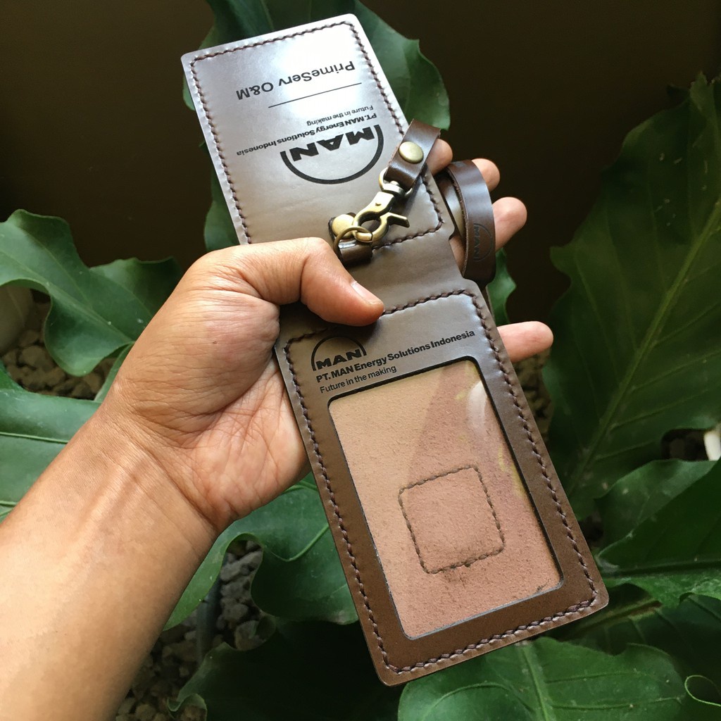 

NAME TAG HOLDER LIPAT MAGNET - ID CARD HOLDER KULIT LIPAT MAGNET - MAGNET - NAME TAG -CUSTOM LOGO