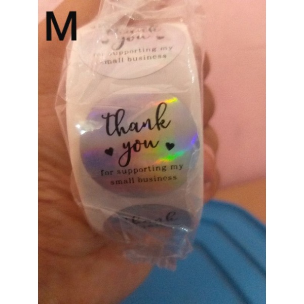 

sticker label serba guna bisa untuk mempercantik kemasan makanan & minumanharga diatas untuk 1 roll isi 500 pcs Diameter 2,5 cm