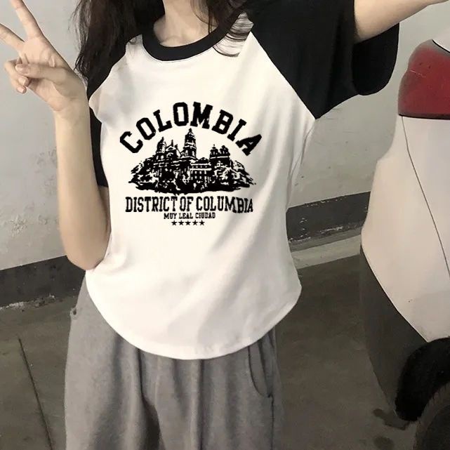 Red American Retro Gaya Hong Kong Lengan Pendek Leher Bulat T-shirt Wanita Musim Panas Baru Budidaya Diri Rasa Desain Niche pendek Hot Girl Top