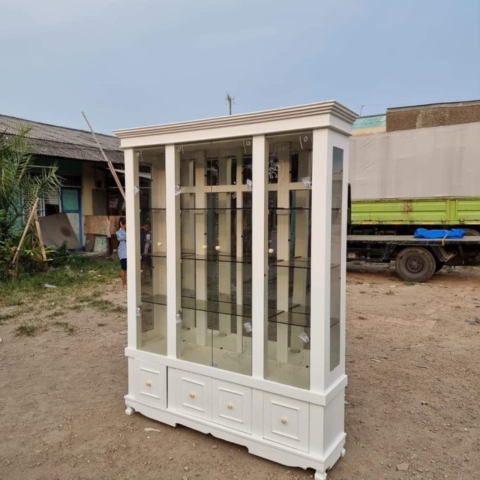 Hamp Lemari Hias Pajangan Kristal Kaca 4 Pintu Putih