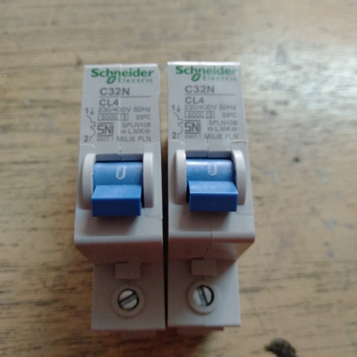 Best Seller Mcb 4A Schneider Biru Original Pln