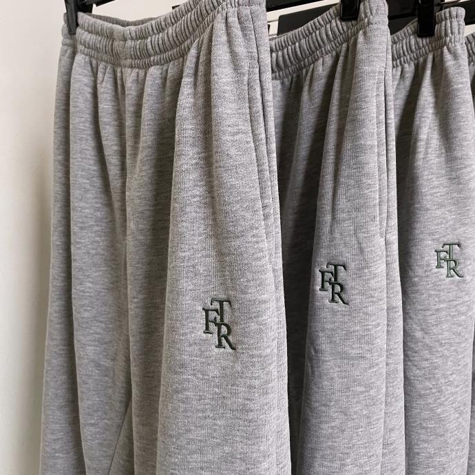 First Time Round - Classic Sweatpants - Grey