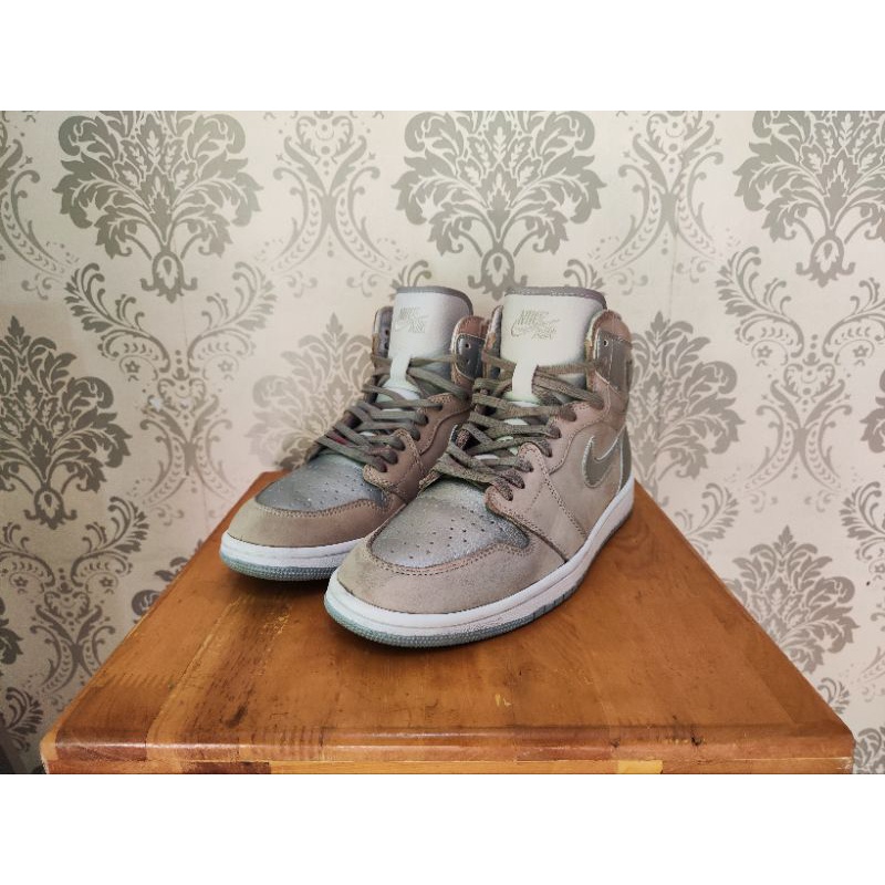 Sneakers AJ 1 High Co Japan Neutral Grey size 42 Made in China