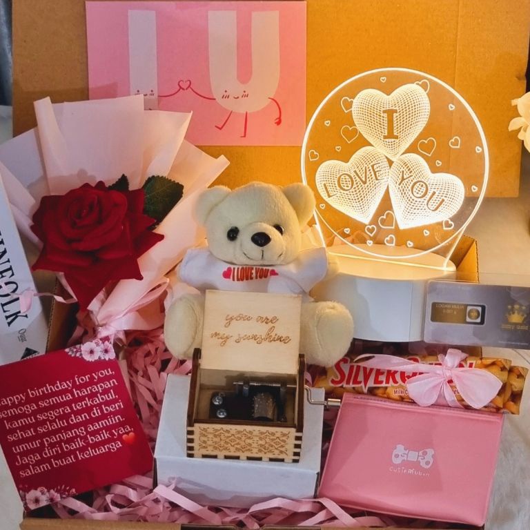 

Best Terlaris.. Hampers Cewek / Kotak Musik / Kado Pacar / Hadiah Cewek AQC