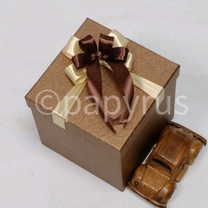 

Terlaris Papyrus 15X15 Tinggi 15Cm Kotak Kado Gift Box Hadiah