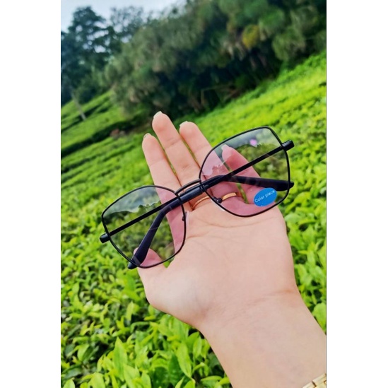 TERLARIS KACAMATA PHOTOCROMIC KEKINIAN