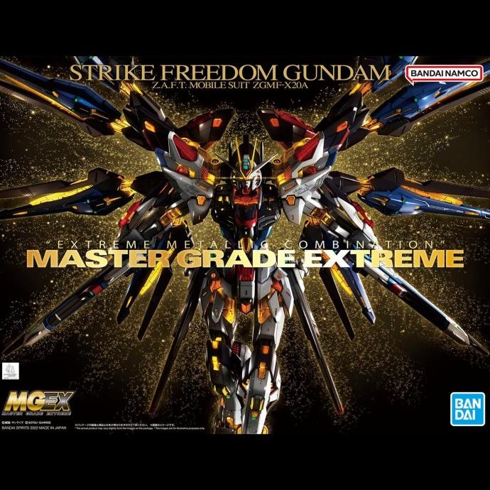 Bandai MGEX MG Extreme 1/100 Strike Freedom Gundam + action base