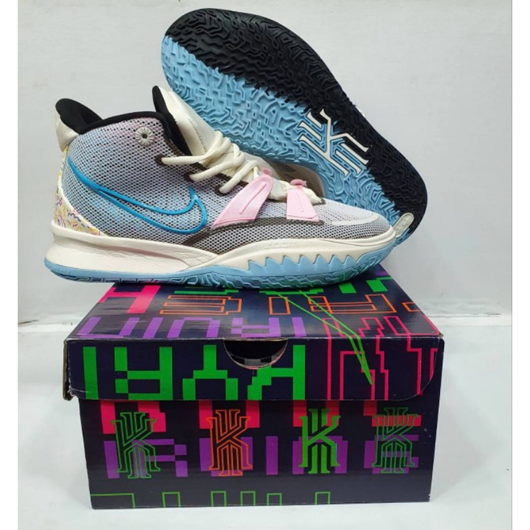 NIKE KYRIE 7 BASKET