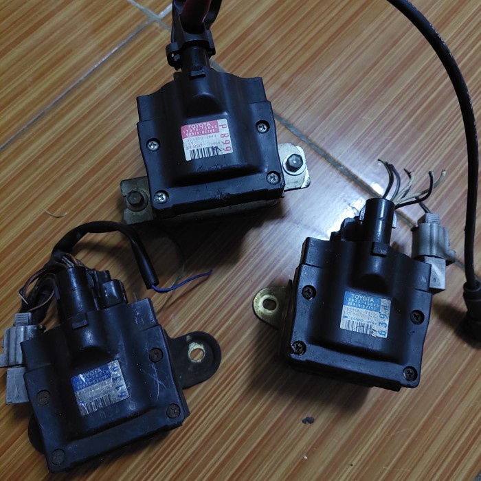 {Bekas} Ignition coil igniter koil Toyota kijang Efi lg 1.8 lgx original Limited