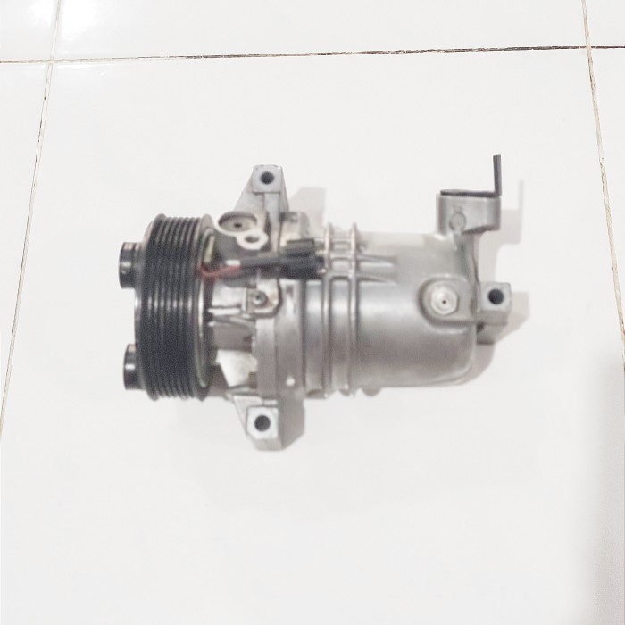 {Bekas} Kompresor grand livina calsonic Limited