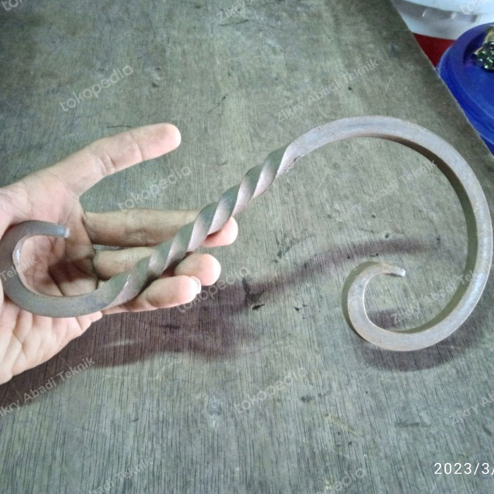 Letter S 25Cm Besi Tempa Nako Ornamen Aksesoris