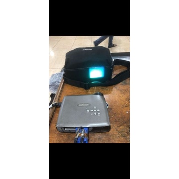 Proyektor infocus 4 unit 3 nyala 1 mati Lengkap sama tas