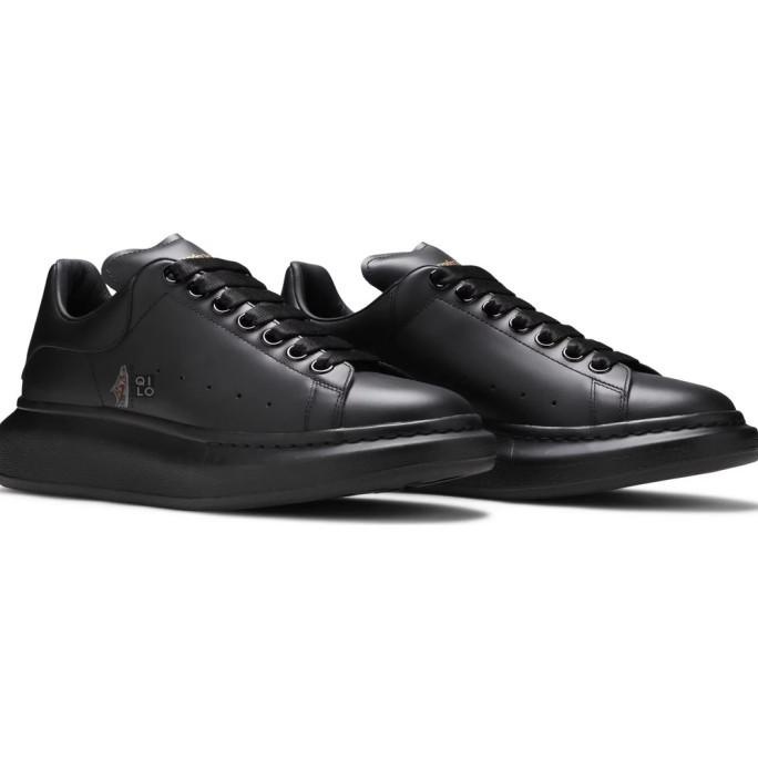 Sepatu Pria Alexander McQueen Oversized Black